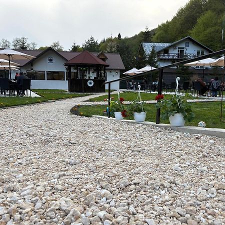Cabana Izvoarele Doftanei Trăisteni Exterior foto